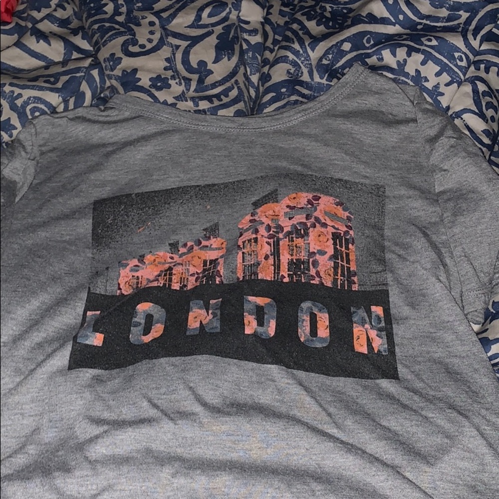 Crop top and short sleeve.